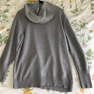 Grey sweater turtle neck